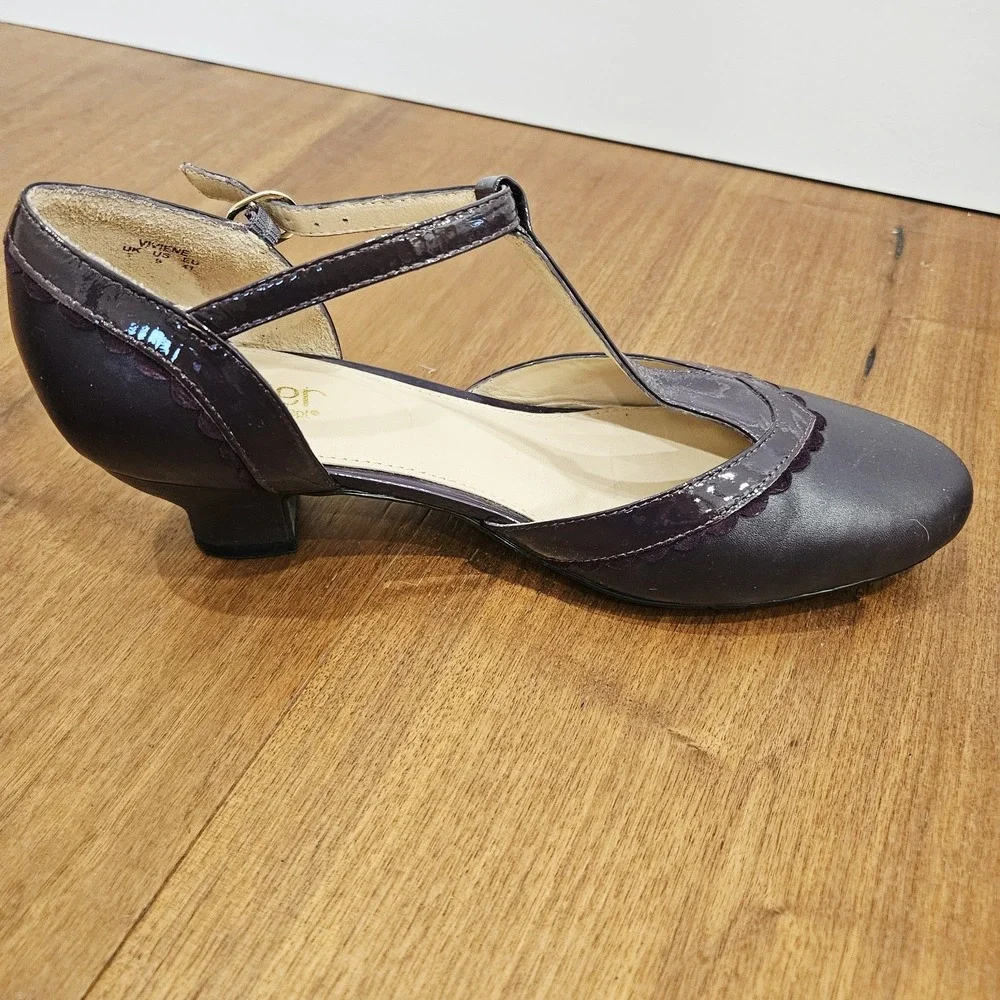 Hotter Plum Leather T-Strap Mary Jane Heel Pumps Scalloped Trim  US 9